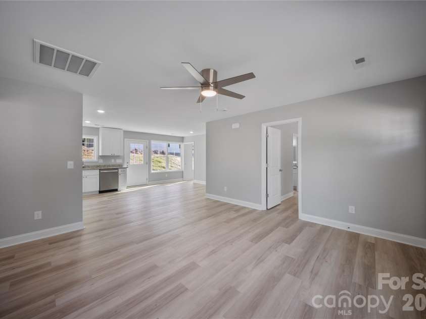 301 9th Street, Kannapolis, NC 28081.  MLS# CAR4381033, YatesRealty ID 22770. 