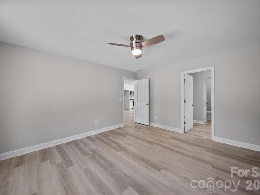 301 9th Street, Kannapolis, NC 28081.  MLS# CAR4381033, YatesRealty ID 22770. 