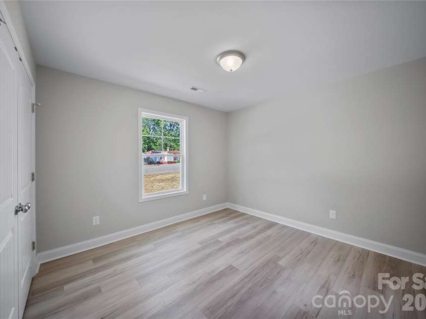 301 9th Street, Kannapolis, NC 28081.  MLS# CAR4381033, YatesRealty ID 22770. 