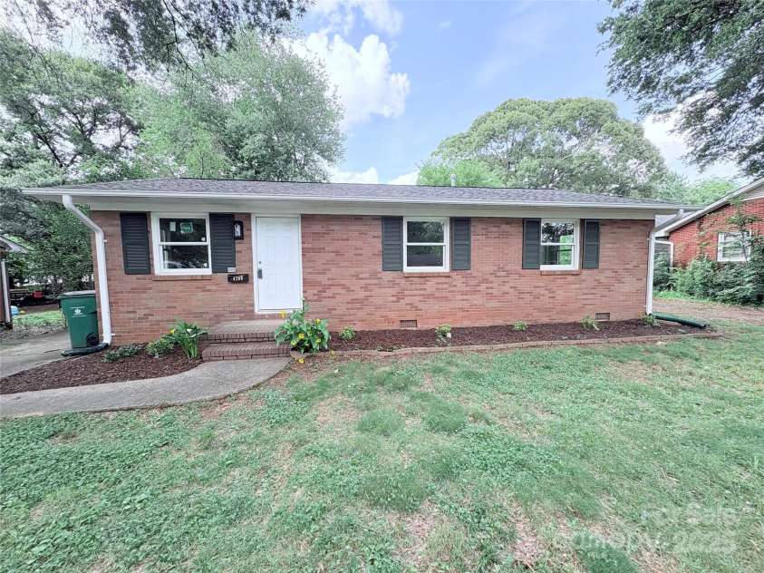 4209 Donnybrook Place, Charlotte, NC 28205.  MLS# CAR4262830, YatesRealty ID 22772. Front of Home