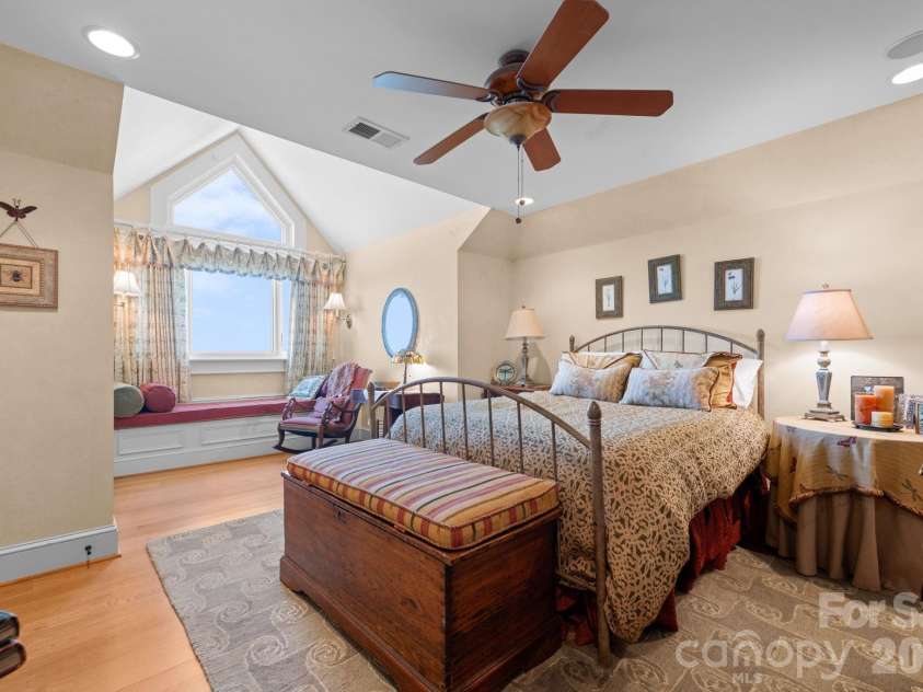 1938 Main Street, Blowing Rock, NC 28605.  MLS# CAR4382801, YatesRealty ID 22773. 