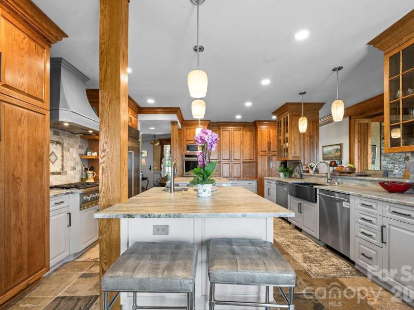 1938 Main Street, Blowing Rock, NC 28605.  MLS# CAR4382801, YatesRealty ID 22773. 
