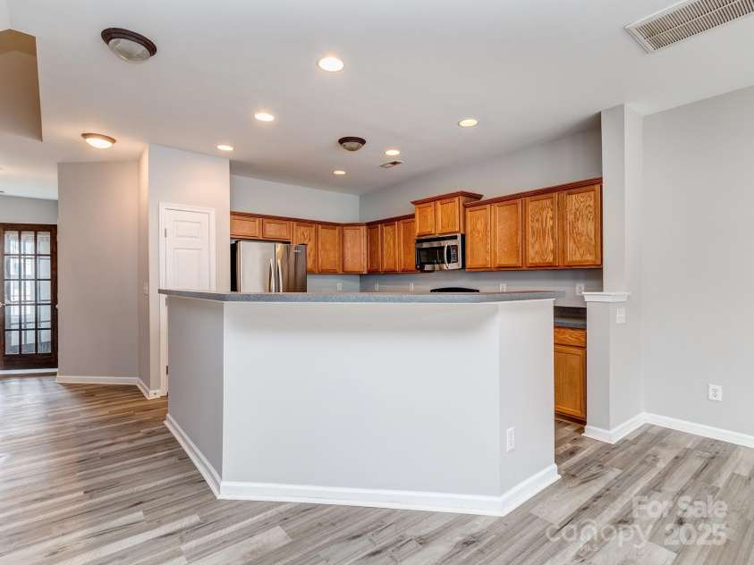 2169 Belle Vernon Avenue, Charlotte, NC 28210.  MLS# CAR4265840, YatesRealty ID 22774. 