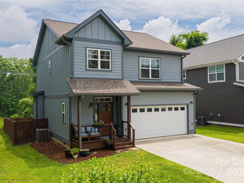 14 Alice Clement Lane, Asheville, NC 28803.  MLS# CAR4267908, YatesRealty ID 22776. 