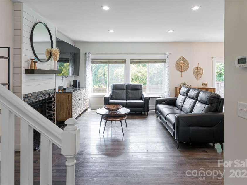 14 Alice Clement Lane, Asheville, NC 28803.  MLS# CAR4267908, YatesRealty ID 22776. 