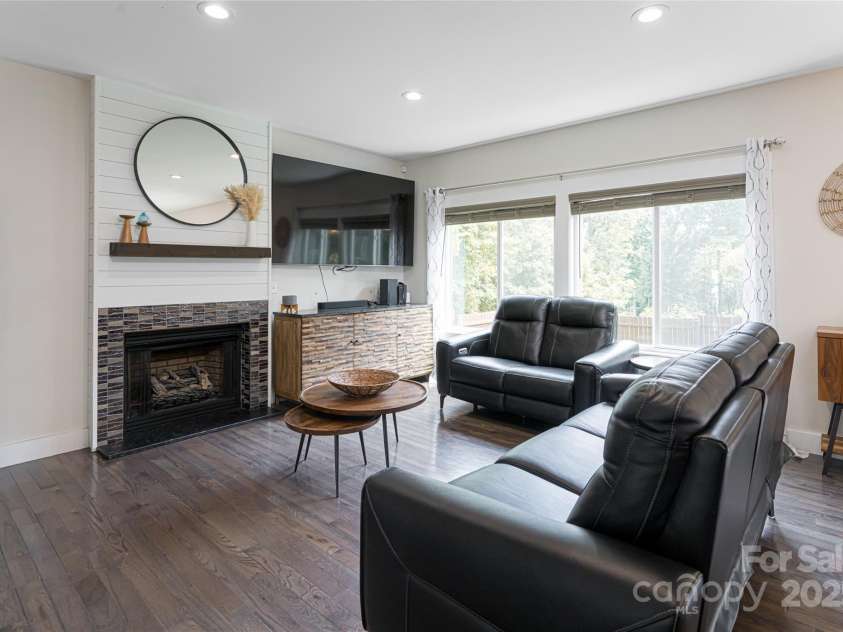 14 Alice Clement Lane, Asheville, NC 28803.  MLS# CAR4267908, YatesRealty ID 22776. 