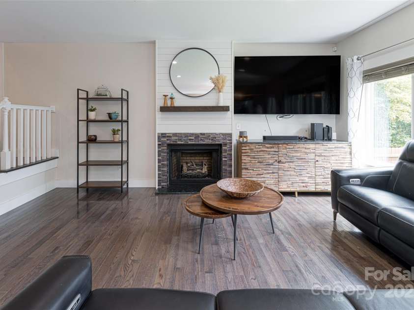 14 Alice Clement Lane, Asheville, NC 28803.  MLS# CAR4267908, YatesRealty ID 22776. 