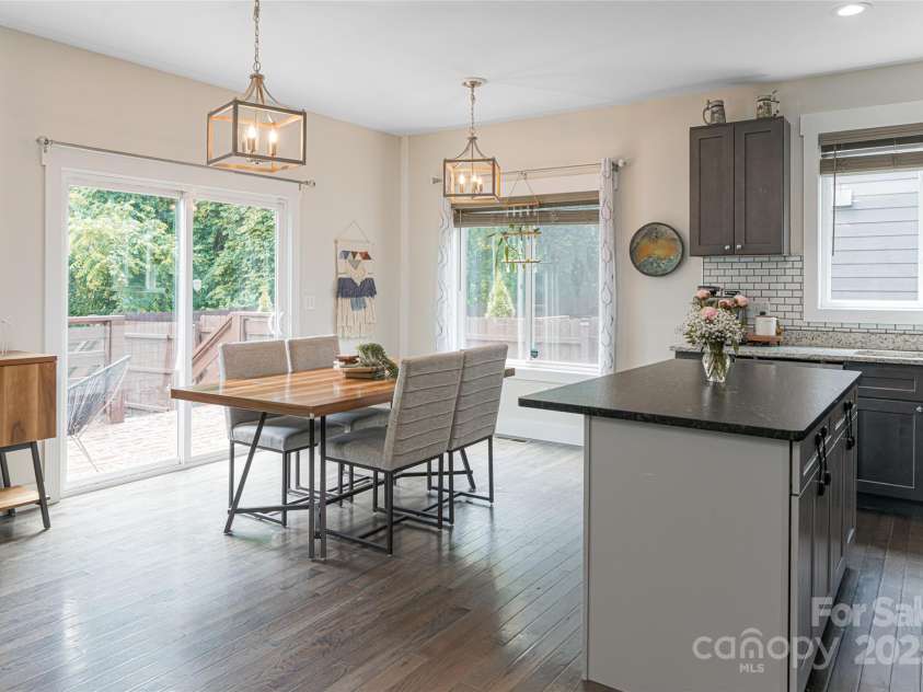 14 Alice Clement Lane, Asheville, NC 28803.  MLS# CAR4267908, YatesRealty ID 22776. 