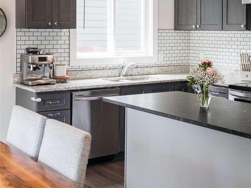 14 Alice Clement Lane, Asheville, NC 28803.  MLS# CAR4267908, YatesRealty ID 22776. 