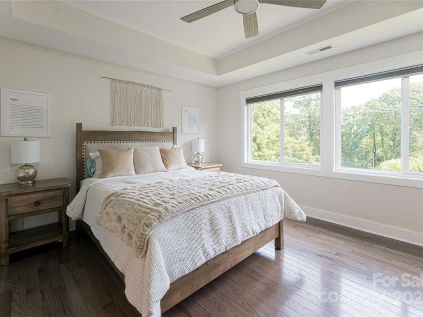 14 Alice Clement Lane, Asheville, NC 28803.  MLS# CAR4267908, YatesRealty ID 22776. 