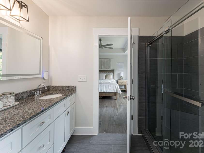 14 Alice Clement Lane, Asheville, NC 28803.  MLS# CAR4267908, YatesRealty ID 22776. 