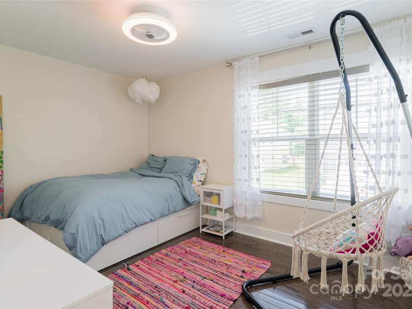 14 Alice Clement Lane, Asheville, NC 28803.  MLS# CAR4267908, YatesRealty ID 22776. 