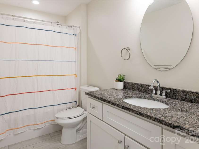 14 Alice Clement Lane, Asheville, NC 28803.  MLS# CAR4267908, YatesRealty ID 22776. 