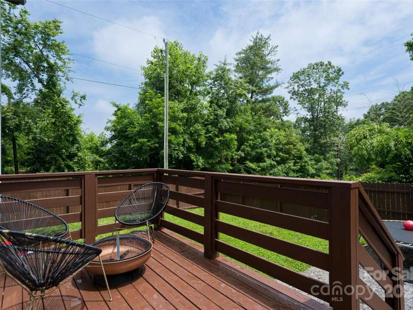 14 Alice Clement Lane, Asheville, NC 28803.  MLS# CAR4267908, YatesRealty ID 22776. 