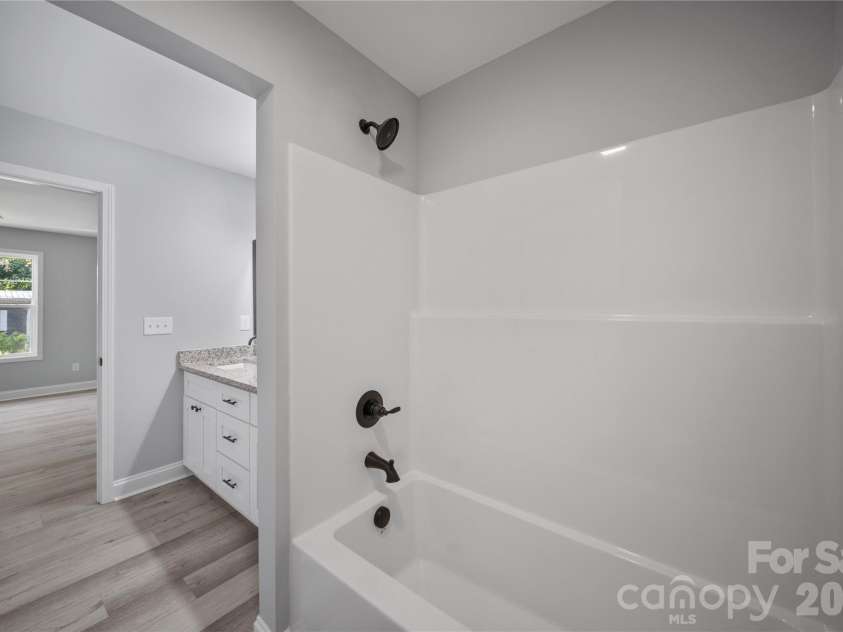 303 9th Street, Kannapolis, NC 28081.  MLS# CAR4382873, YatesRealty ID 22776. 