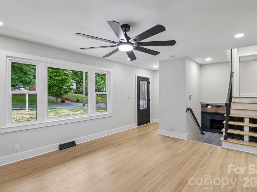 5009 Greenbrook Drive, Charlotte, NC 28205.  MLS# CAR4370132, YatesRealty ID 22778. 