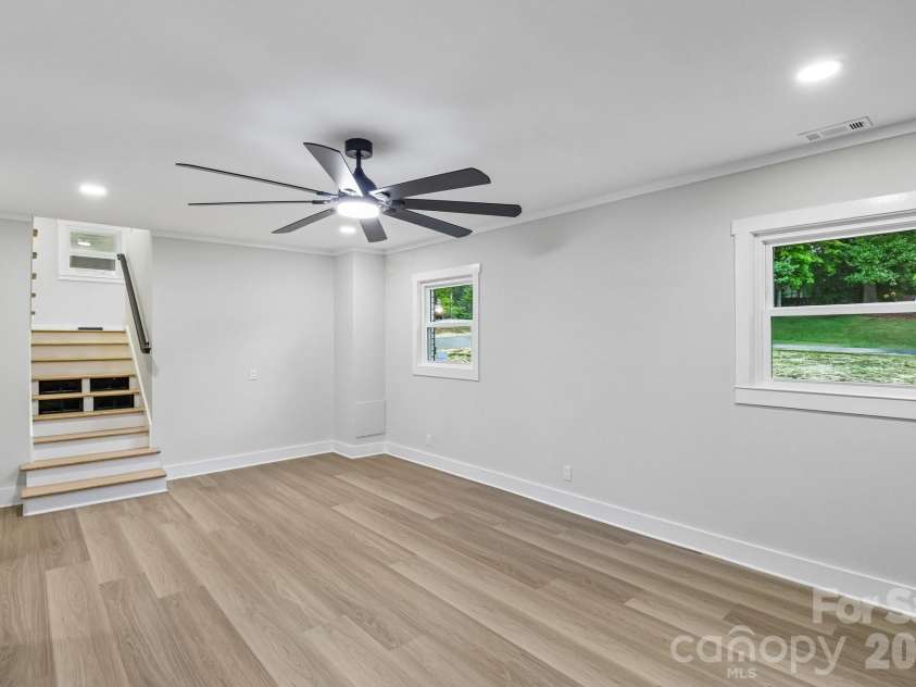 5009 Greenbrook Drive, Charlotte, NC 28205.  MLS# CAR4370132, YatesRealty ID 22778. 