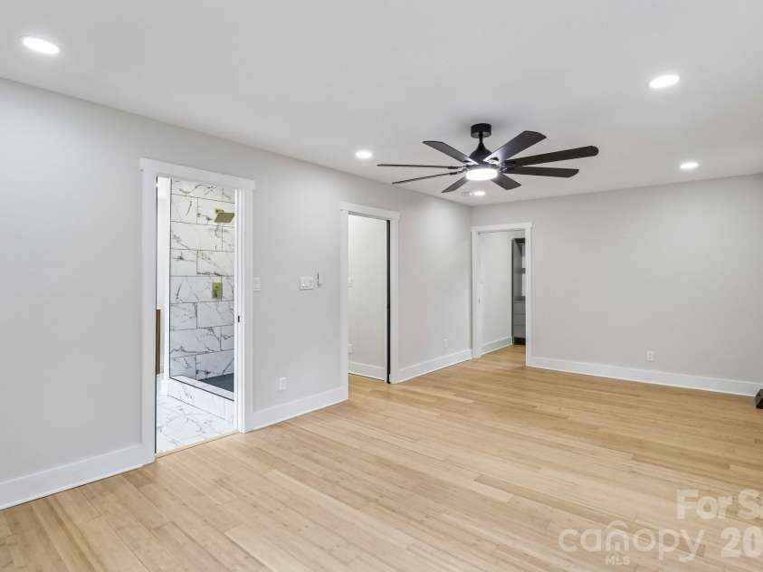 5009 Greenbrook Drive, Charlotte, NC 28205.  MLS# CAR4370132, YatesRealty ID 22778. 