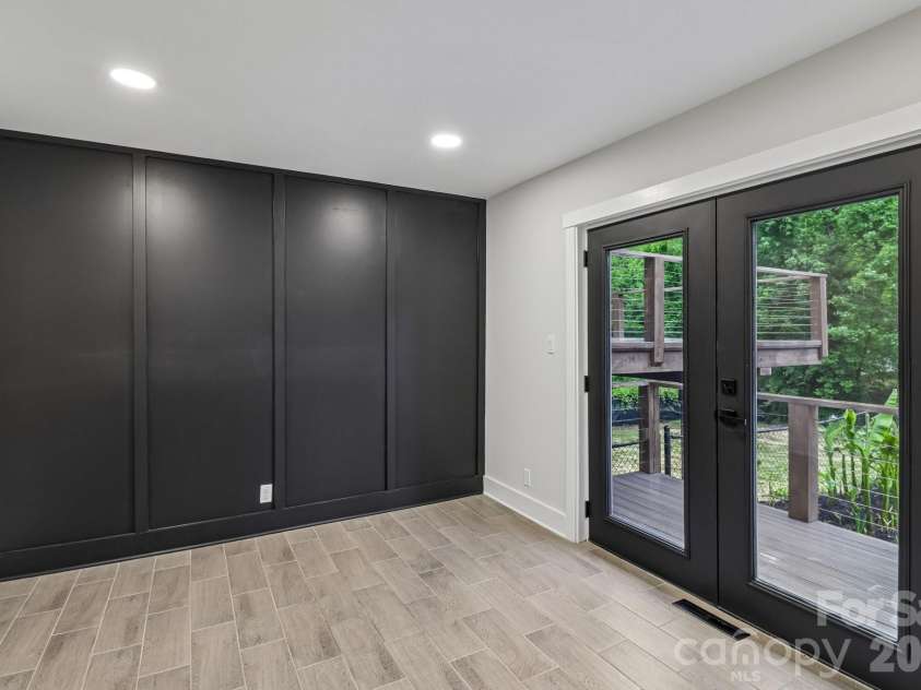 5009 Greenbrook Drive, Charlotte, NC 28205.  MLS# CAR4370132, YatesRealty ID 22778. 
