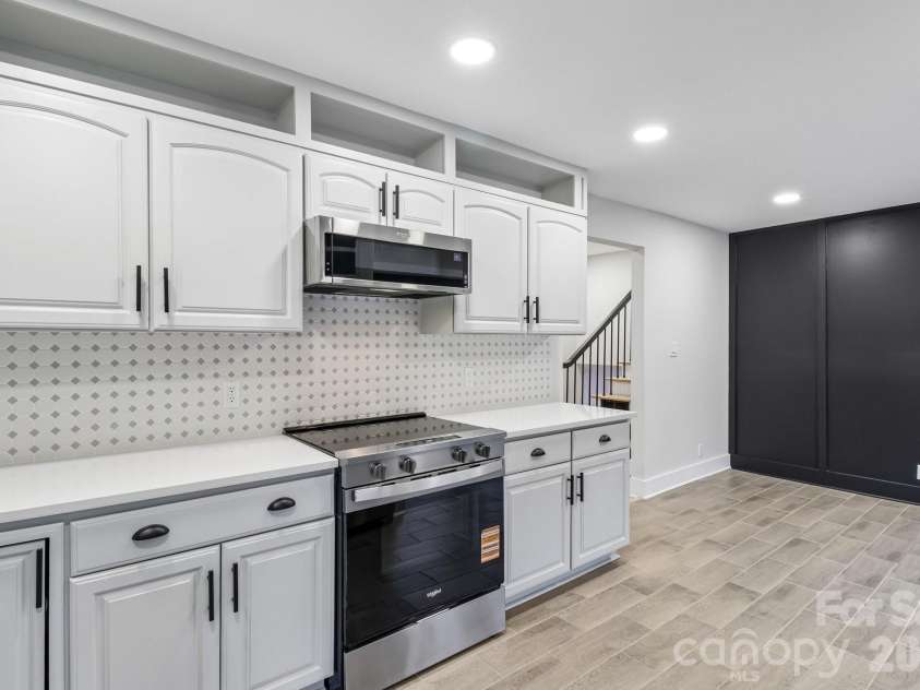 5009 Greenbrook Drive, Charlotte, NC 28205.  MLS# CAR4370132, YatesRealty ID 22778. 