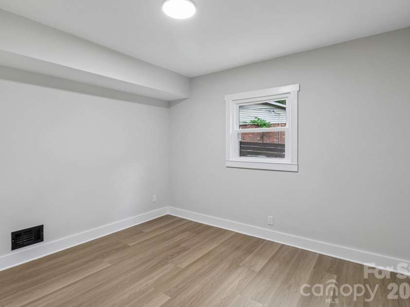 5009 Greenbrook Drive, Charlotte, NC 28205.  MLS# CAR4370132, YatesRealty ID 22778. 