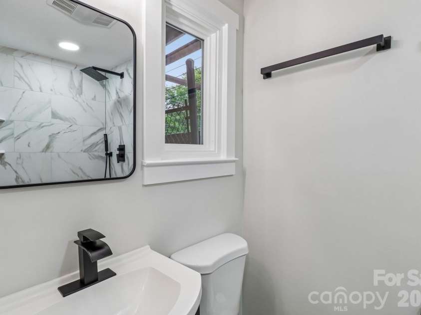 5009 Greenbrook Drive, Charlotte, NC 28205.  MLS# CAR4370132, YatesRealty ID 22778. 