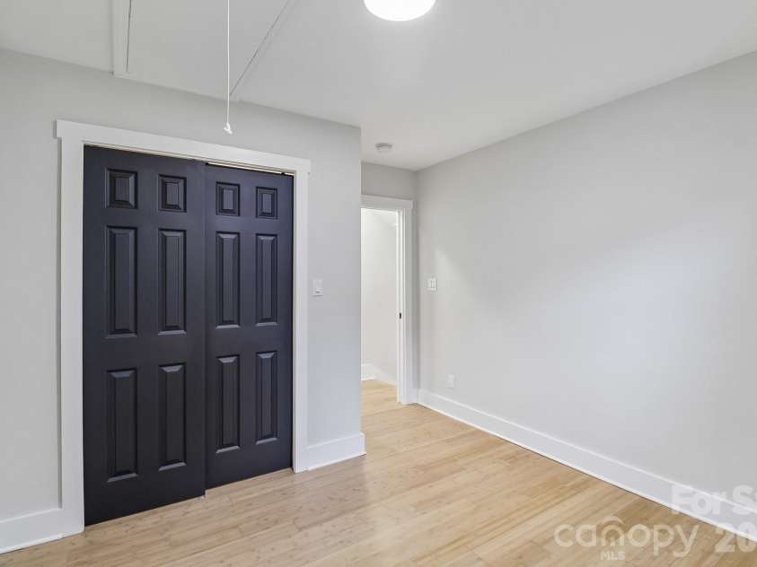 5009 Greenbrook Drive, Charlotte, NC 28205.  MLS# CAR4370132, YatesRealty ID 22778. 