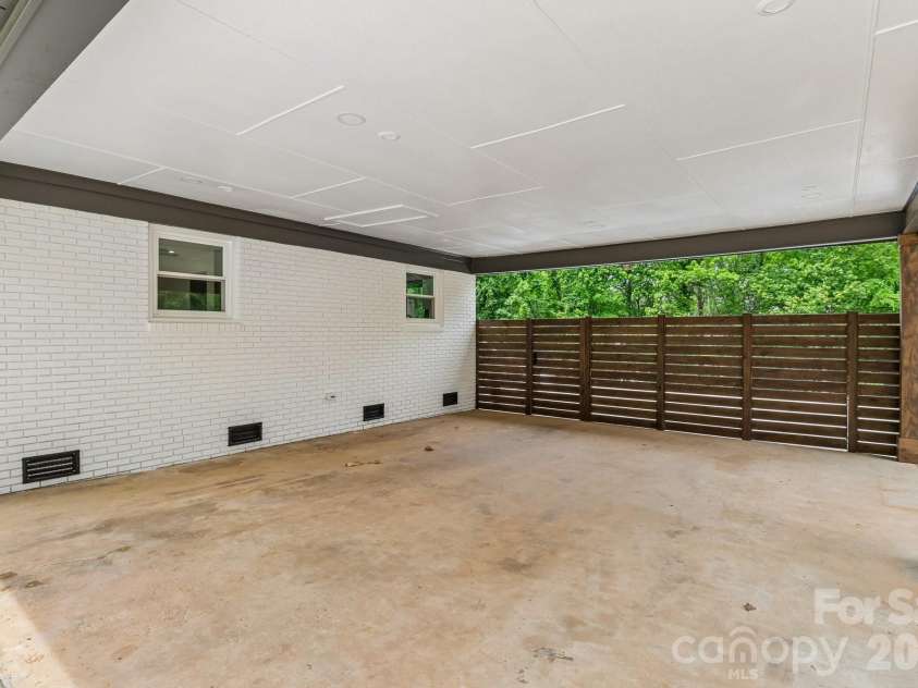 5009 Greenbrook Drive, Charlotte, NC 28205.  MLS# CAR4370132, YatesRealty ID 22778. 