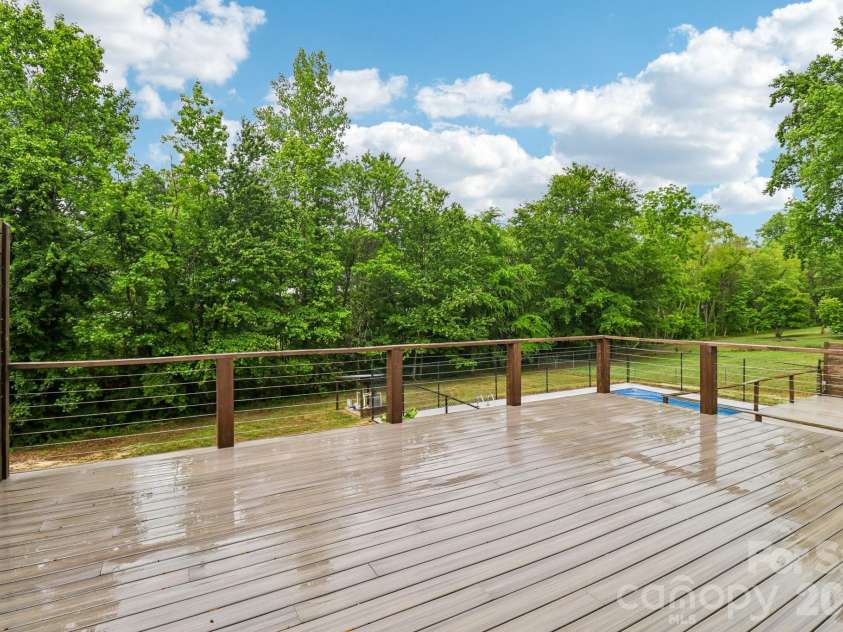 5009 Greenbrook Drive, Charlotte, NC 28205.  MLS# CAR4370132, YatesRealty ID 22778. 