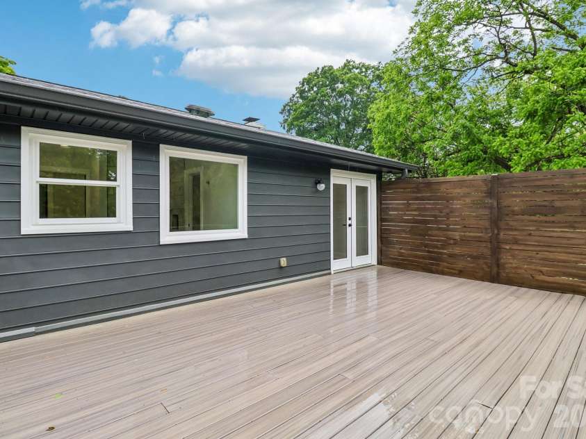5009 Greenbrook Drive, Charlotte, NC 28205.  MLS# CAR4370132, YatesRealty ID 22778. 