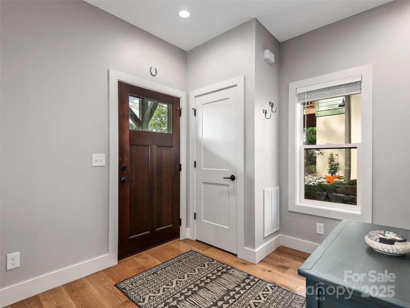 156 Joyner Avenue, Asheville, NC 28806.  MLS# CAR4273987, YatesRealty ID 22779. 