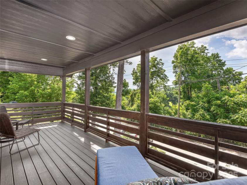 156 Joyner Avenue, Asheville, NC 28806.  MLS# CAR4273987, YatesRealty ID 22779. 