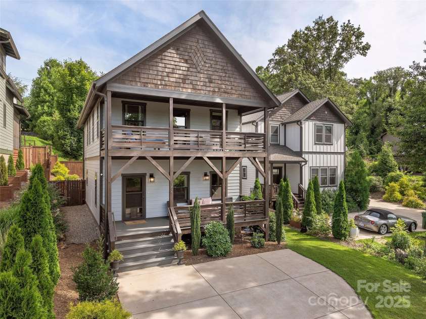 156 Joyner Avenue, Asheville, NC 28806.  MLS# CAR4273987, YatesRealty ID 22779. 