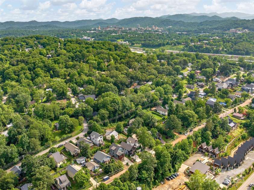 156 Joyner Avenue, Asheville, NC 28806.  MLS# CAR4273987, YatesRealty ID 22779. 