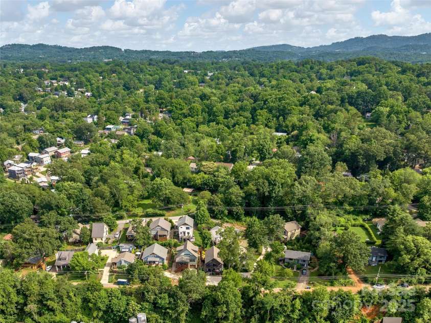 156 Joyner Avenue, Asheville, NC 28806.  MLS# CAR4273987, YatesRealty ID 22779. 