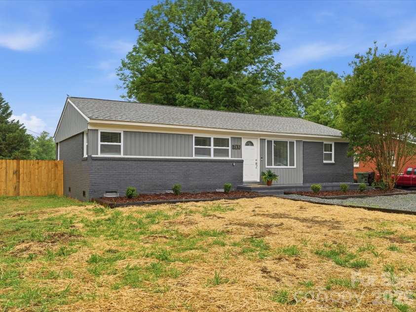 766 Briarcliff Road, Rock Hill, SC 29730.  MLS# CAR4374745, YatesRealty ID 22779. 