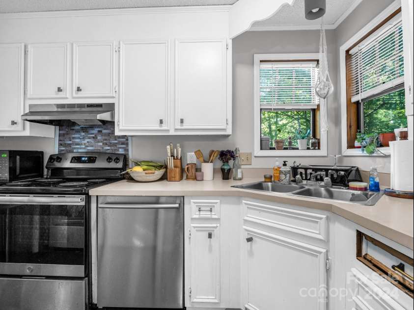 1156 Crab Creek Road, Hendersonville, NC 28739.  MLS# CAR4182809, YatesRealty ID 2278. 