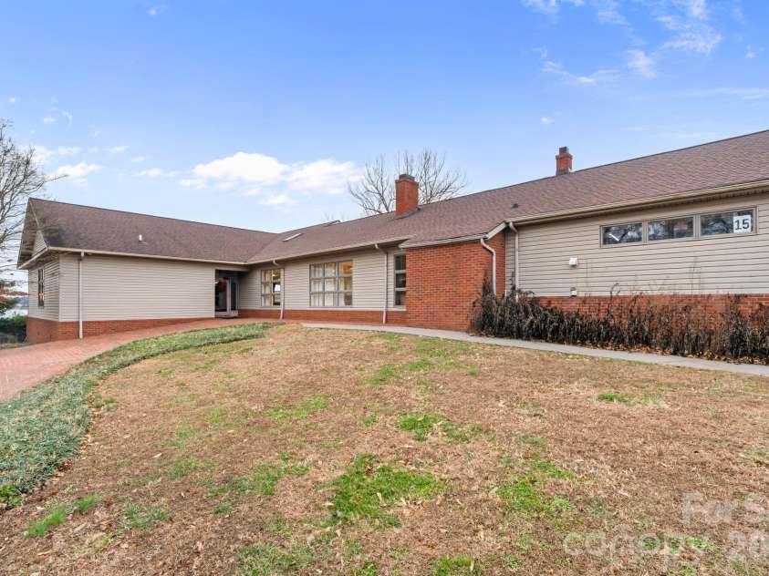 6692 Valwood Road, Conover, NC 28613.  MLS# CAR4334418, YatesRealty ID 2278. Dining hall