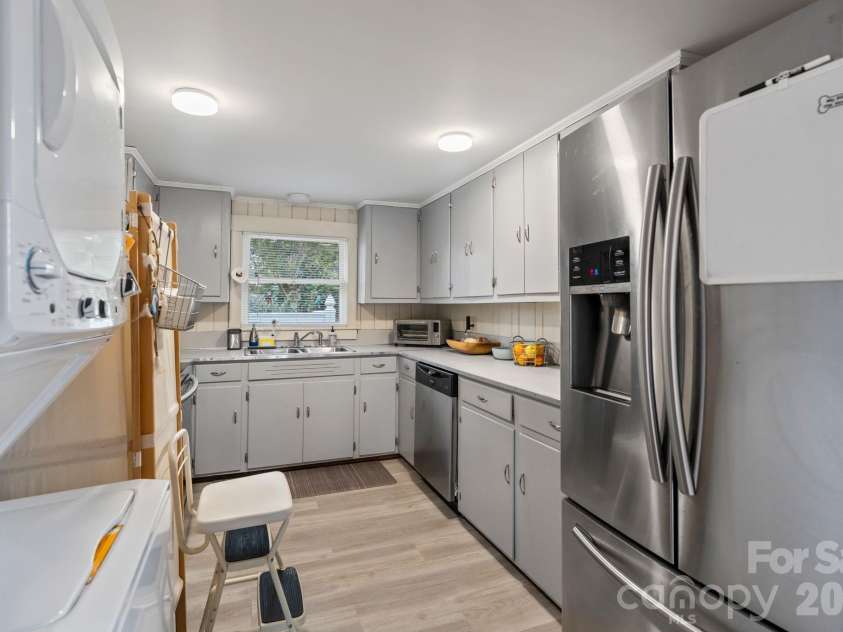 6692 Valwood Road, Conover, NC 28613.  MLS# CAR4334418, YatesRealty ID 2278. Kitchen - grounds keeper house