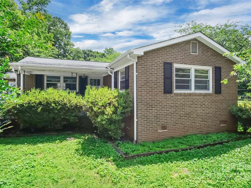 2215 Hodgin Street, Gastonia, NC 28056.  MLS# CAR4274409, YatesRealty ID 22780. 