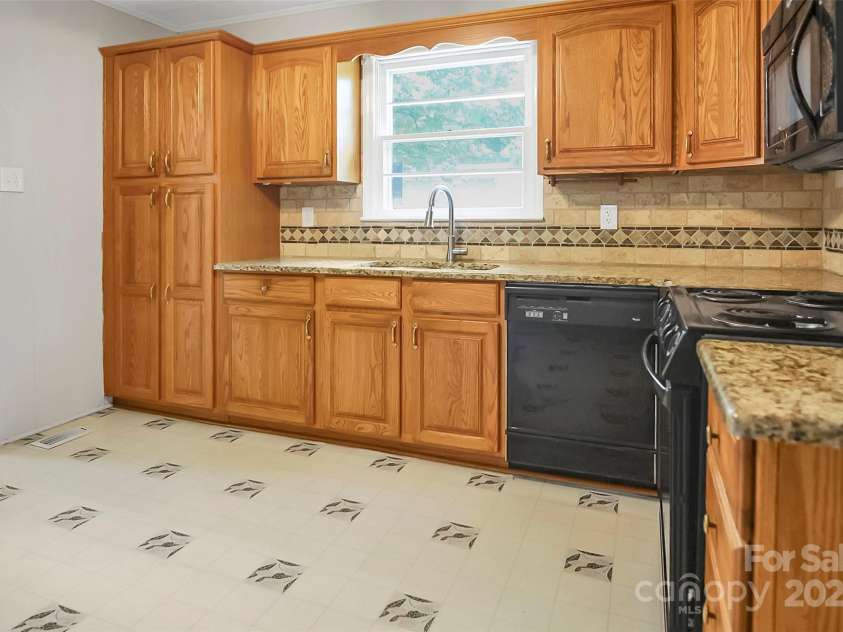 2215 Hodgin Street, Gastonia, NC 28056.  MLS# CAR4274409, YatesRealty ID 22780. 