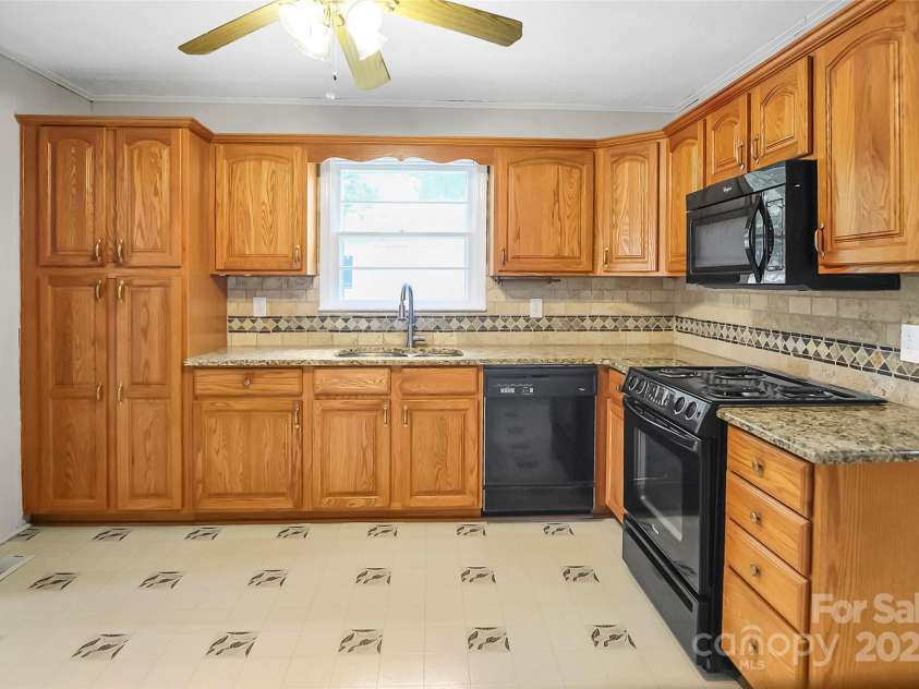 2215 Hodgin Street, Gastonia, NC 28056.  MLS# CAR4274409, YatesRealty ID 22780. 