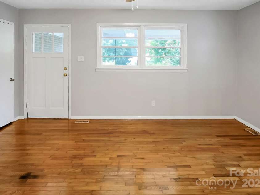 2215 Hodgin Street, Gastonia, NC 28056.  MLS# CAR4274409, YatesRealty ID 22780. 