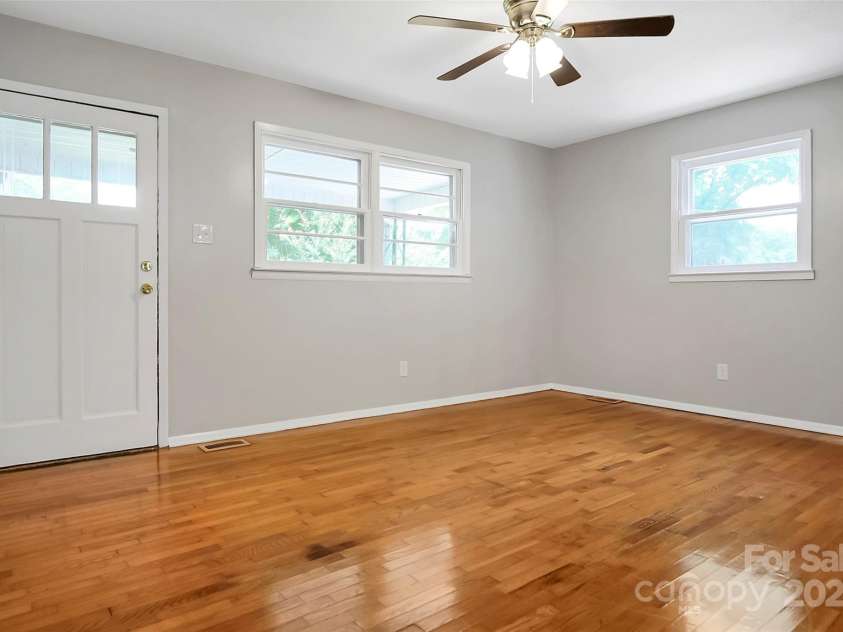 2215 Hodgin Street, Gastonia, NC 28056.  MLS# CAR4274409, YatesRealty ID 22780. 