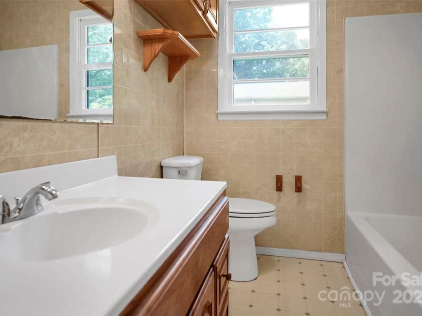 2215 Hodgin Street, Gastonia, NC 28056.  MLS# CAR4274409, YatesRealty ID 22780. 