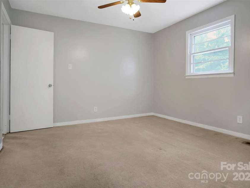 2215 Hodgin Street, Gastonia, NC 28056.  MLS# CAR4274409, YatesRealty ID 22780. 
