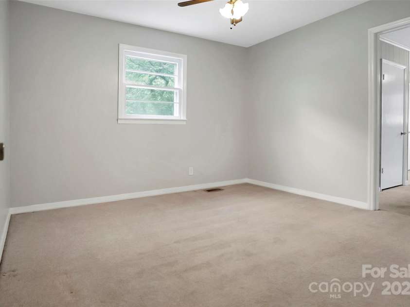 2215 Hodgin Street, Gastonia, NC 28056.  MLS# CAR4274409, YatesRealty ID 22780. 