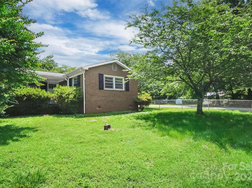 2215 Hodgin Street, Gastonia, NC 28056.  MLS# CAR4274409, YatesRealty ID 22780. 