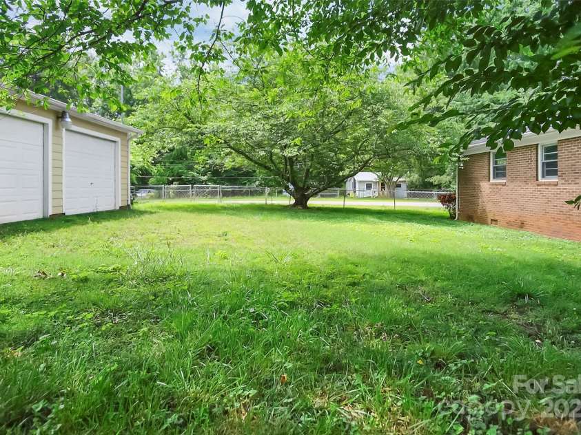 2215 Hodgin Street, Gastonia, NC 28056.  MLS# CAR4274409, YatesRealty ID 22780. 