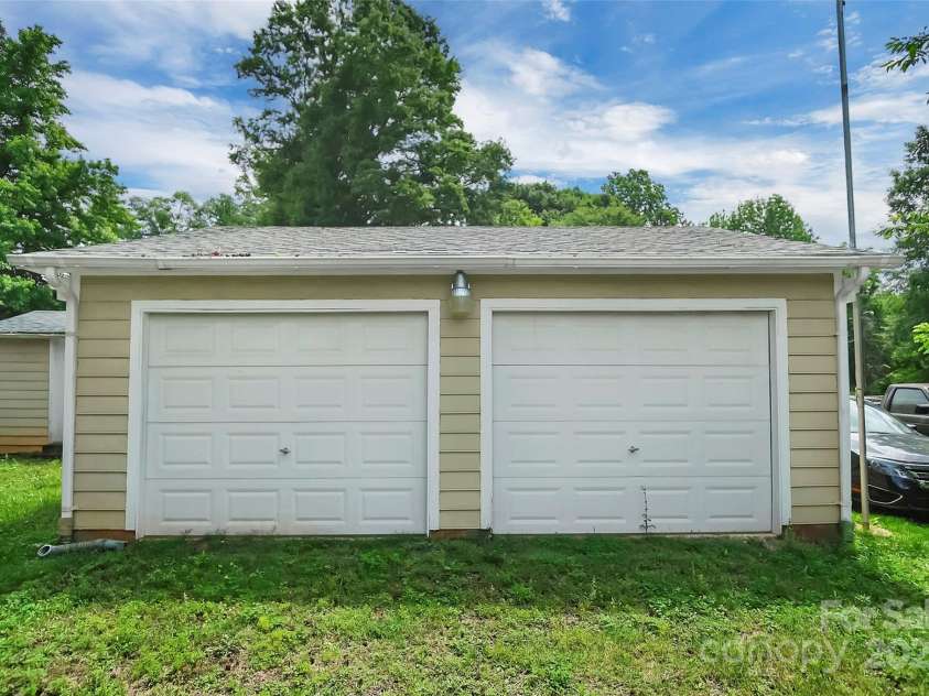 2215 Hodgin Street, Gastonia, NC 28056.  MLS# CAR4274409, YatesRealty ID 22780. 